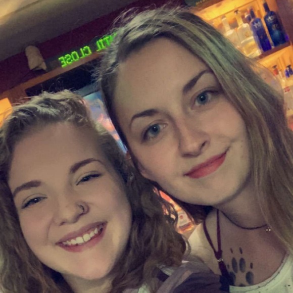 Meet your Posher, Taeya - Picture 2 of 2